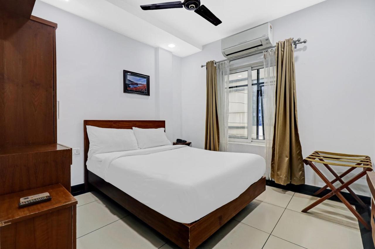 Oyo Townhouse 595 Majestic Inn Kochi Kültér fotó