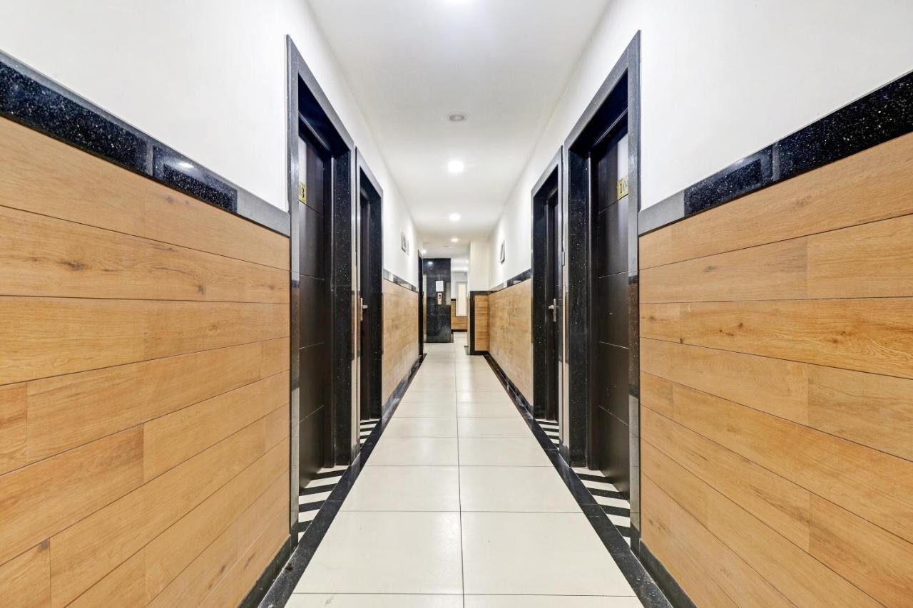 Oyo Townhouse 595 Majestic Inn Kochi Kültér fotó